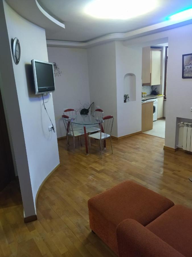 Abovyan 36 Apt & Tour Erevan Exterior foto